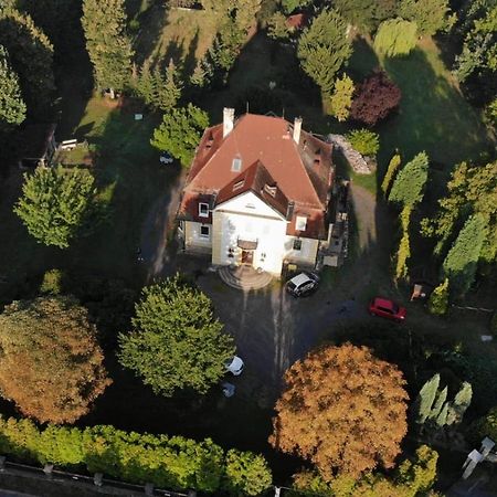 Ubytovani V Soukromi Rodinne Vily V Decine Bagian luar foto