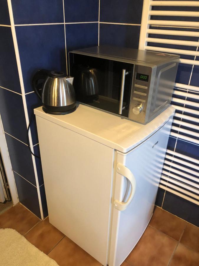 Ubytovani V Soukromi Rodinne Vily V Decine Bagian luar foto